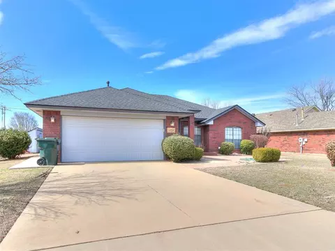 1404 Bonnybrook St, Norman, OK 73071