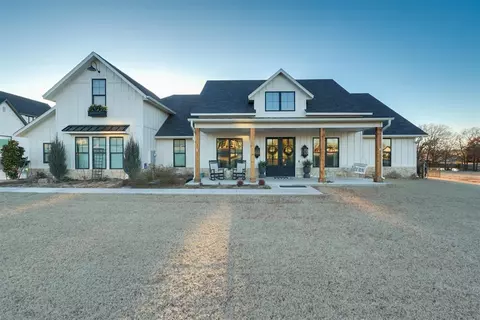 12914 May Trail Rd, Shawnee, OK 74804