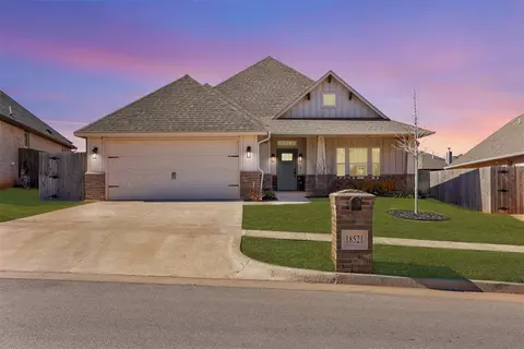 18521 Autumn Grove Dr, Edmond, OK 73012