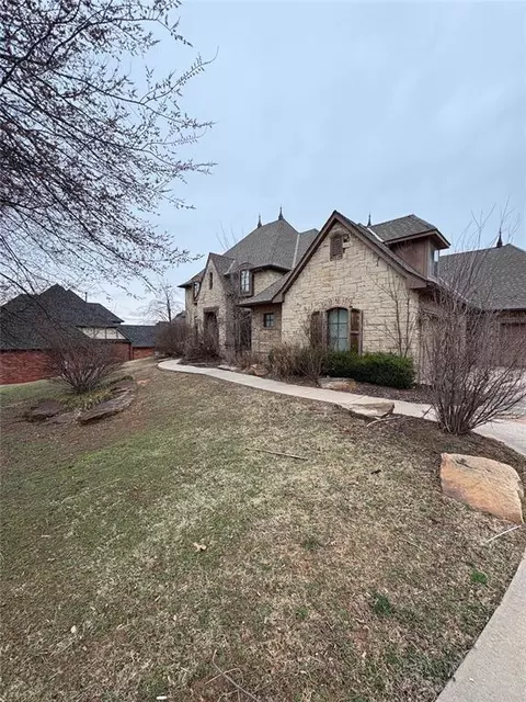 3216 Cumberland Dr, Edmond, OK 73034