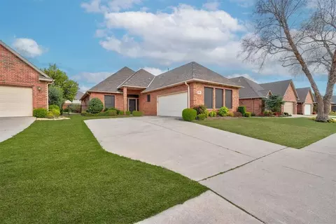 3301 Pinehurst Dr, Norman, OK 73072 photo 2