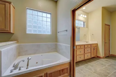 3301 Pinehurst Dr, Norman, OK 73072 photo 17