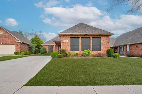 3301 Pinehurst Dr, Norman, OK 73072