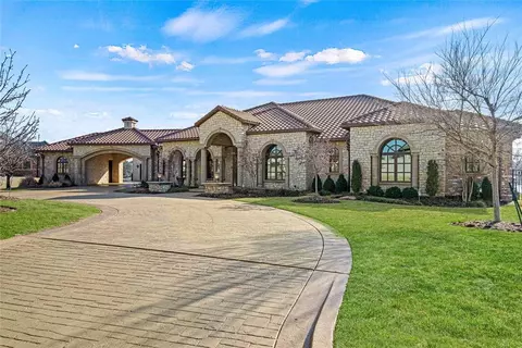 15532 Laguna Dr, Edmond, OK 73013