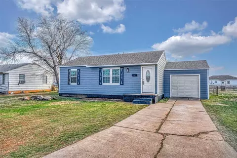 908 E Katy Dr, Altus, OK 73521 photo 3