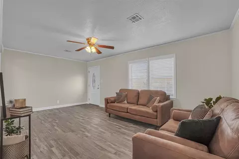 908 E Katy Dr, Altus, OK 73521 photo 6