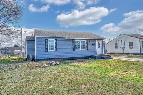 908 E Katy Dr, Altus, OK 73521 photo 2