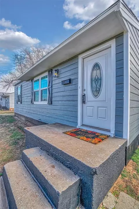 908 E Katy Dr, Altus, OK 73521 photo 4