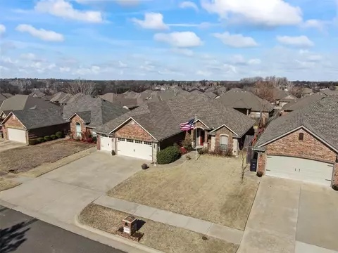 3309 SE 33rd St, Moore, OK 73165 photo 2