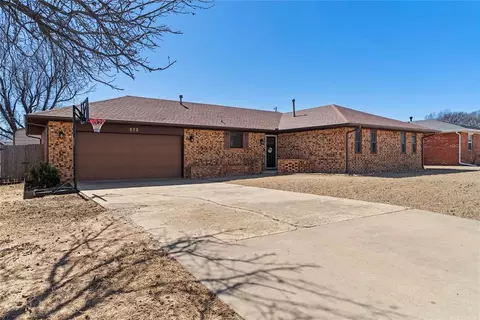 572 Sunset Dr, Watonga, OK 73772 photo 3