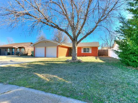 809 Ranchoak Dr, Yukon, OK 73099