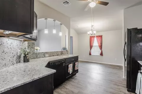 615 Jentry Dr, Tuttle, OK 73089 photo 7