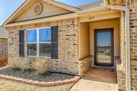 615 Jentry Dr, Tuttle, OK 73089 photo 2