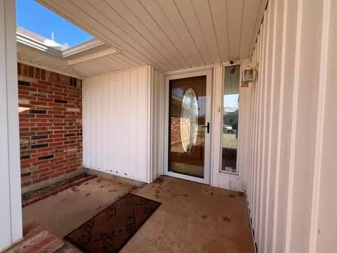 9208 Buttonfield Ave, Moore, OK 73160 photo 8