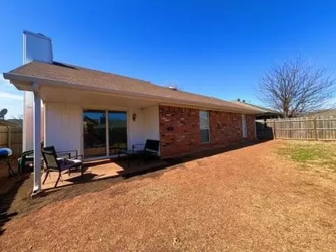 9208 Buttonfield Ave, Moore, OK 73160 photo 41
