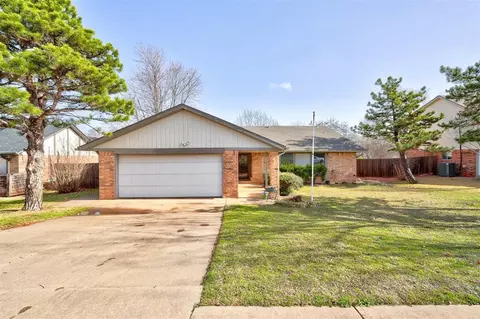 1108 Bank Side Cir, Edmond, OK 73012