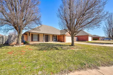 439 W Strasburg Way, Mustang, OK 73064
