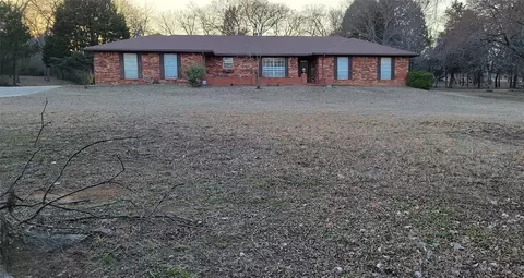 801 Hidden Lake Dr, Seminole, OK 74868