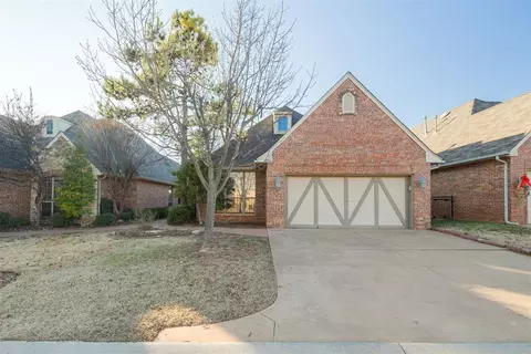 4541 Olde Village Cir, Edmond, OK 73013