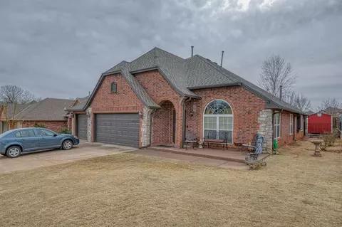 3304 Valley Brk, Norman, OK 73071