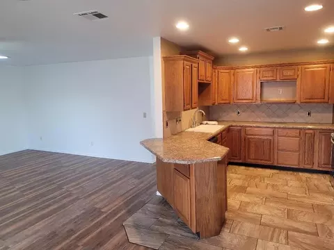 8229 NW 32nd St, Bethany, OK 73008 photo 3