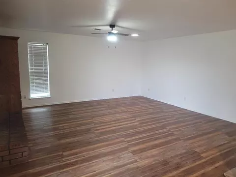 8229 NW 32nd St, Bethany, OK 73008 photo 2
