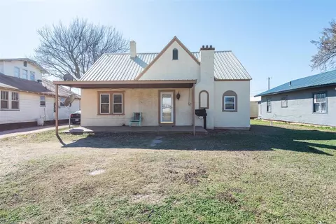 709 S Broadway, Geary, OK 73040