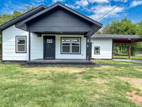 1122 W Locust St, Shawnee, OK 74801