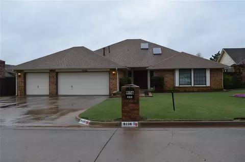 9116 Oakwood Dr, Midwest City, OK 73130