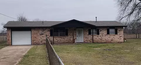 1930 Sweeney Rd, Harrah, OK 73045