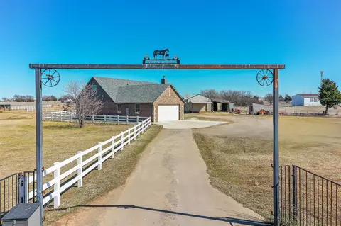 4800 Stone Ln, Yukon, OK 73099