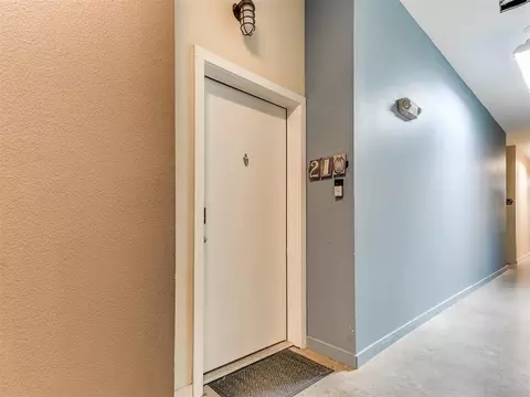 401 E Boyd St #210, Norman, OK 73069 photo 2