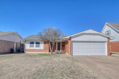 1417 Sunrise Dr, Moore, OK 73160