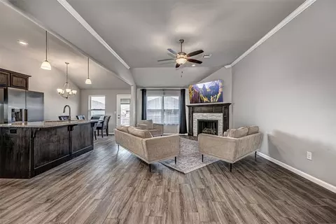 10481 Turtle Back Dr, Midwest City, OK 73130