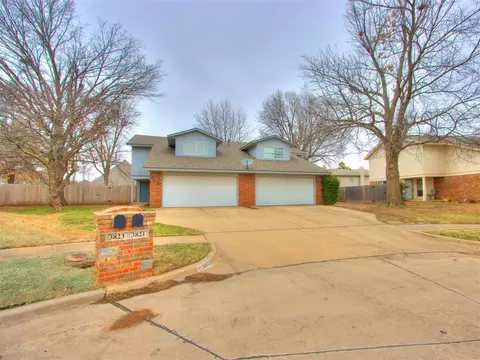 3821 Quail Run Cir #3823, Norman, OK 73072