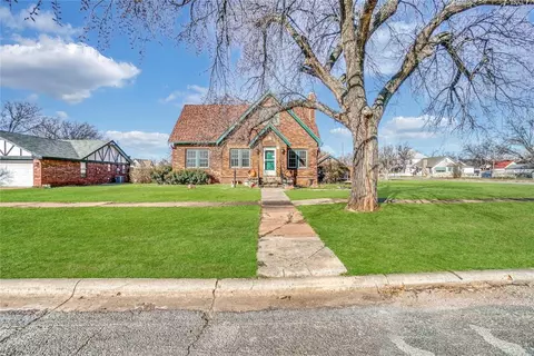 115 N Randlett St, Hobart, OK 73651