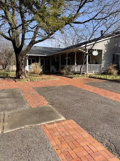 321 W Tonhawa St, Norman, OK 73069