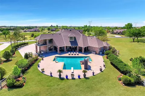6075 W Whitetail Dr, Edmond, OK 73012