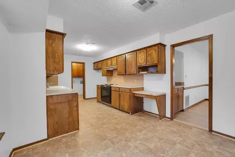 613 Cambridge Dr, Altus, OK 73521 photo 13