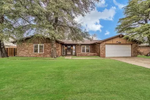 613 Cambridge Dr, Altus, OK 73521