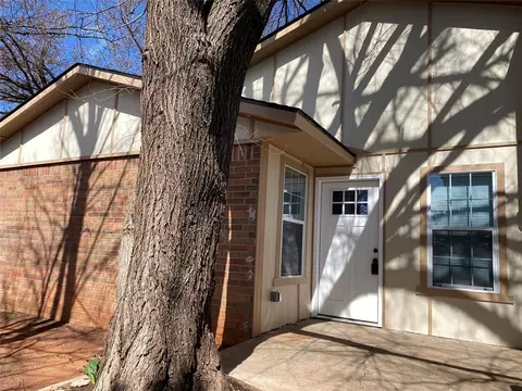101 Hudson Pl, Midwest City, OK 73110