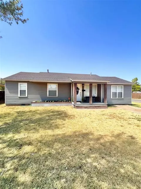 1731 N Crain Dr, Altus, OK 73521