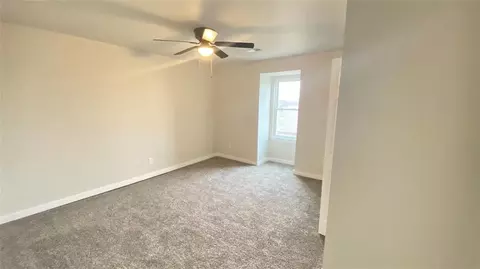 Bedroom - 129 S 8th St, Mcloud, OK 74851 photo 8 of 11
