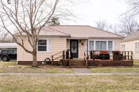 801 N Pine St, Pauls Valley, OK 73075