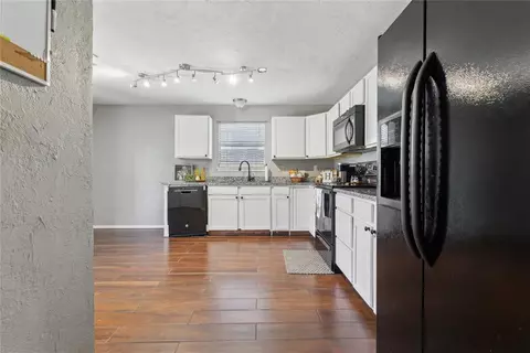103 SW 5th St, Tuttle, OK 73089 photo 8