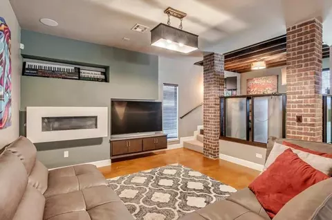 17601 Black Hawk Dr, Edmond, OK 73012