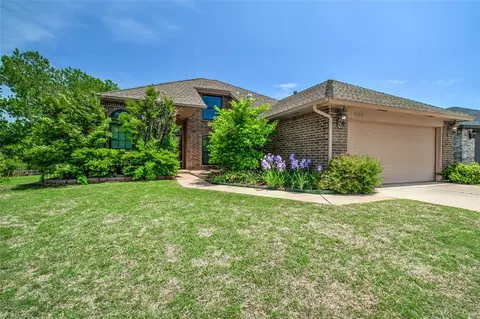 901 NW 168th St, Edmond, OK 73012