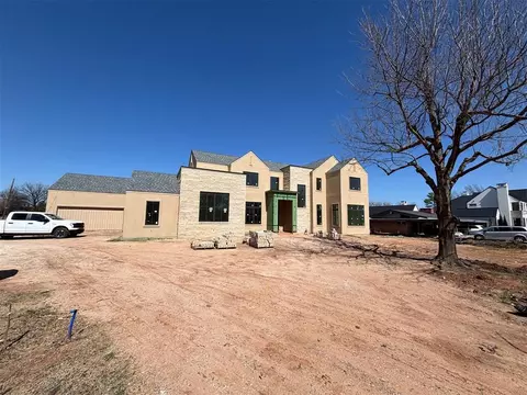 2729 Drakestone Ave, Oklahoma City, OK 73120