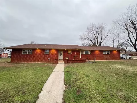 805 Thomas Ln, Choctaw, OK 73020