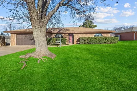 1230 N Indiana St, Weatherford, OK 73096